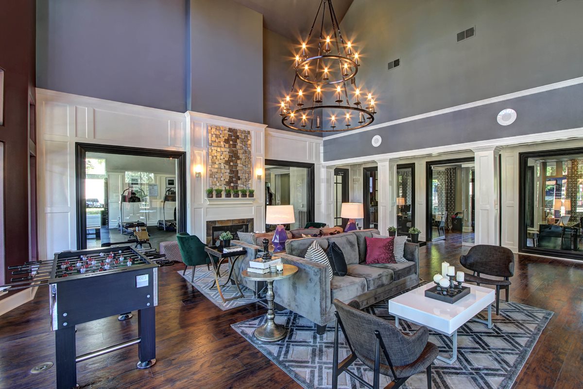 The Retreat At Lakeside Apartments